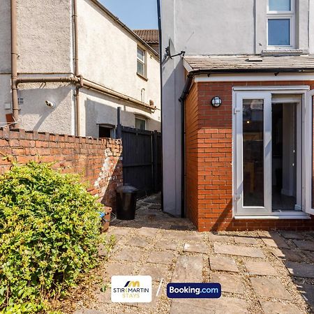Comfy 3Bed House By Stirkmartin Stays Short Lets & Serviced Accommodation Cardiff With Free Parking & 8Mins To City Centre Extérieur photo