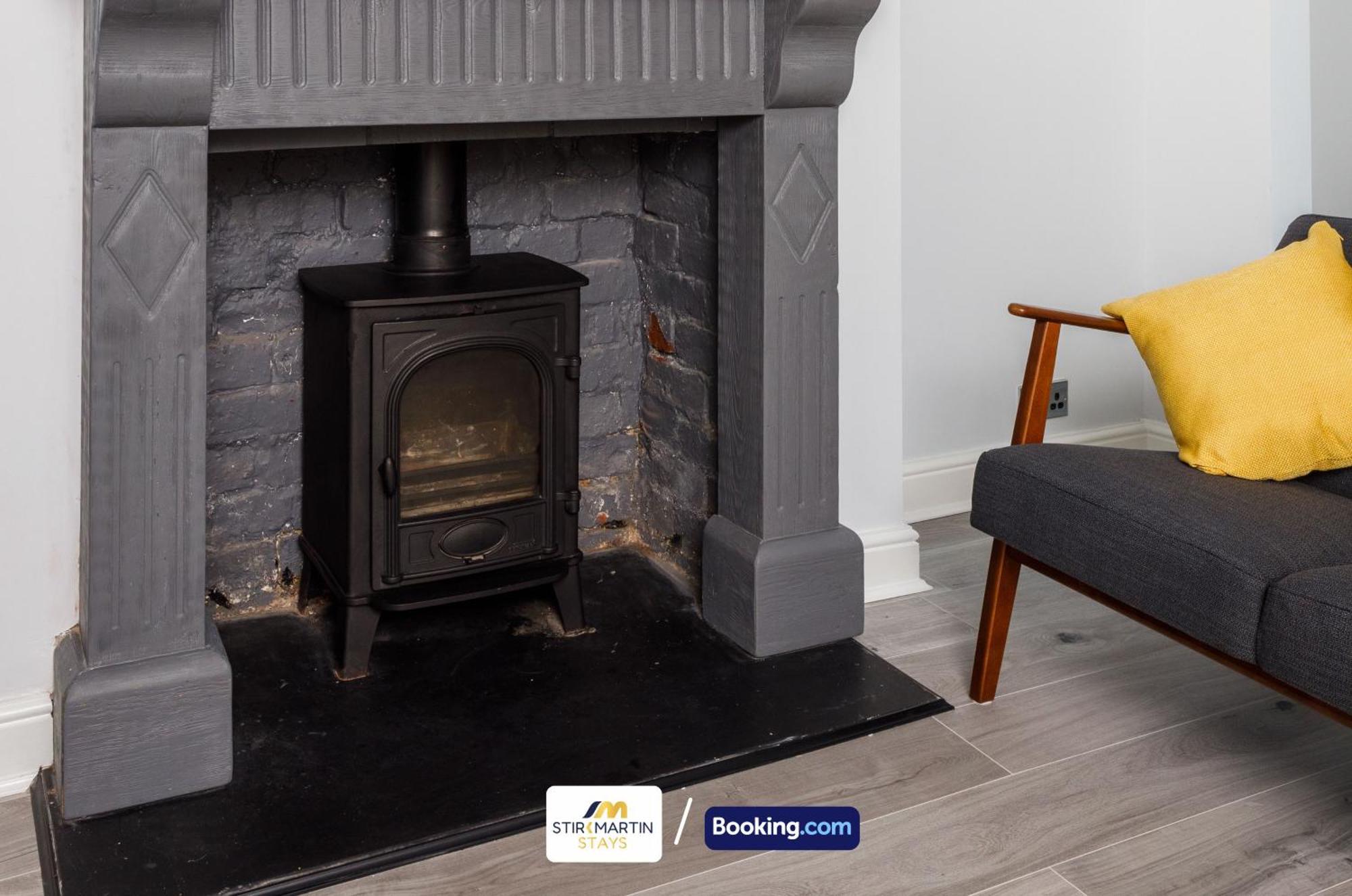 Comfy 3Bed House By Stirkmartin Stays Short Lets & Serviced Accommodation Cardiff With Free Parking & 8Mins To City Centre Extérieur photo