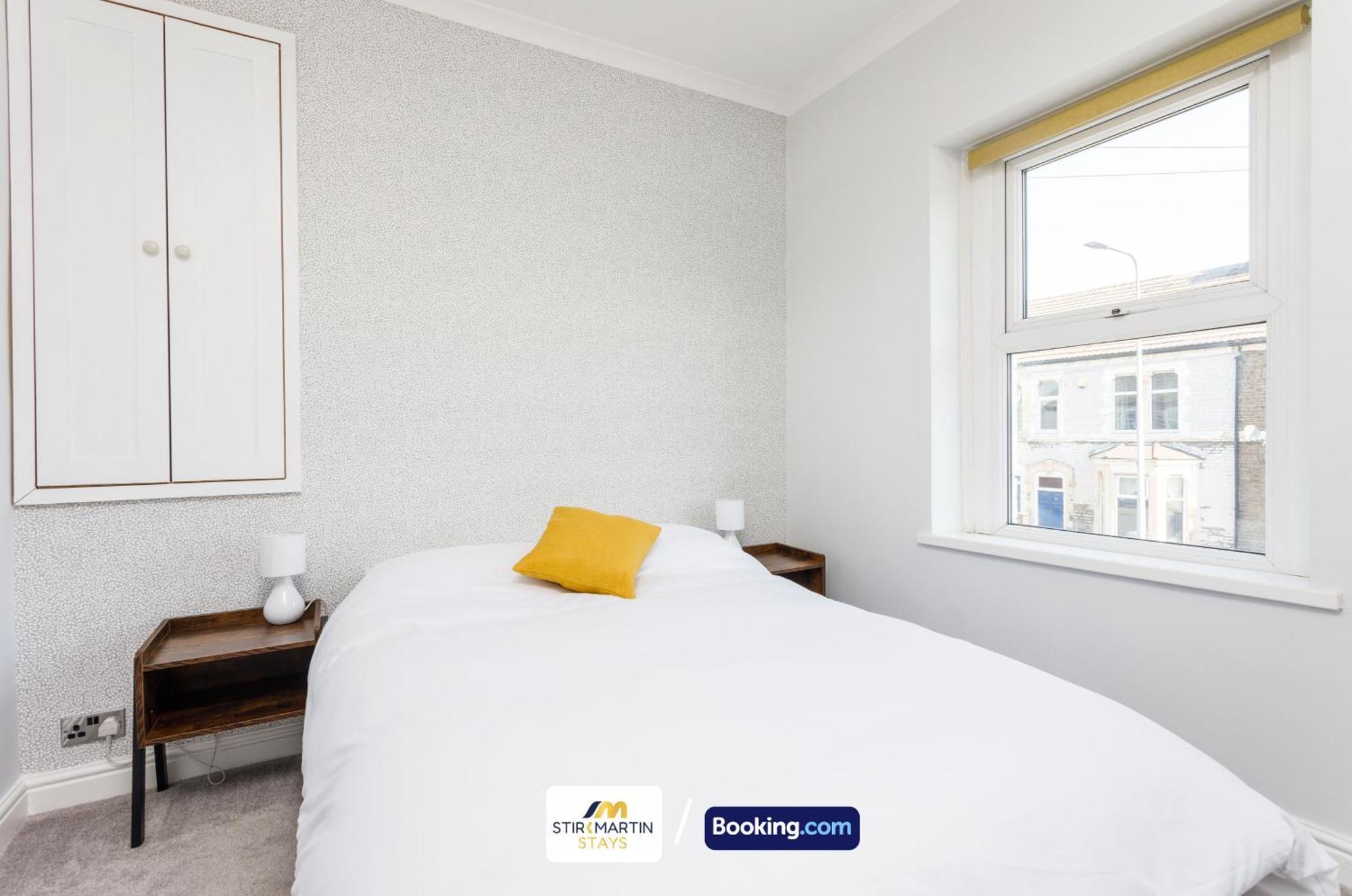 Comfy 3Bed House By Stirkmartin Stays Short Lets & Serviced Accommodation Cardiff With Free Parking & 8Mins To City Centre Extérieur photo