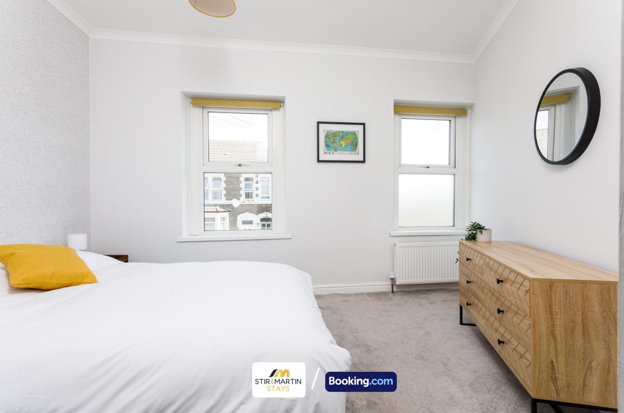 Comfy 3Bed House By Stirkmartin Stays Short Lets & Serviced Accommodation Cardiff With Free Parking & 8Mins To City Centre Extérieur photo